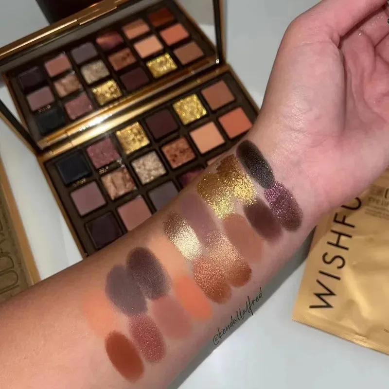 Huda beauty 18 Colors Empowere - Huda Beauty Makeup Kit บทวิจารณ์และราคา