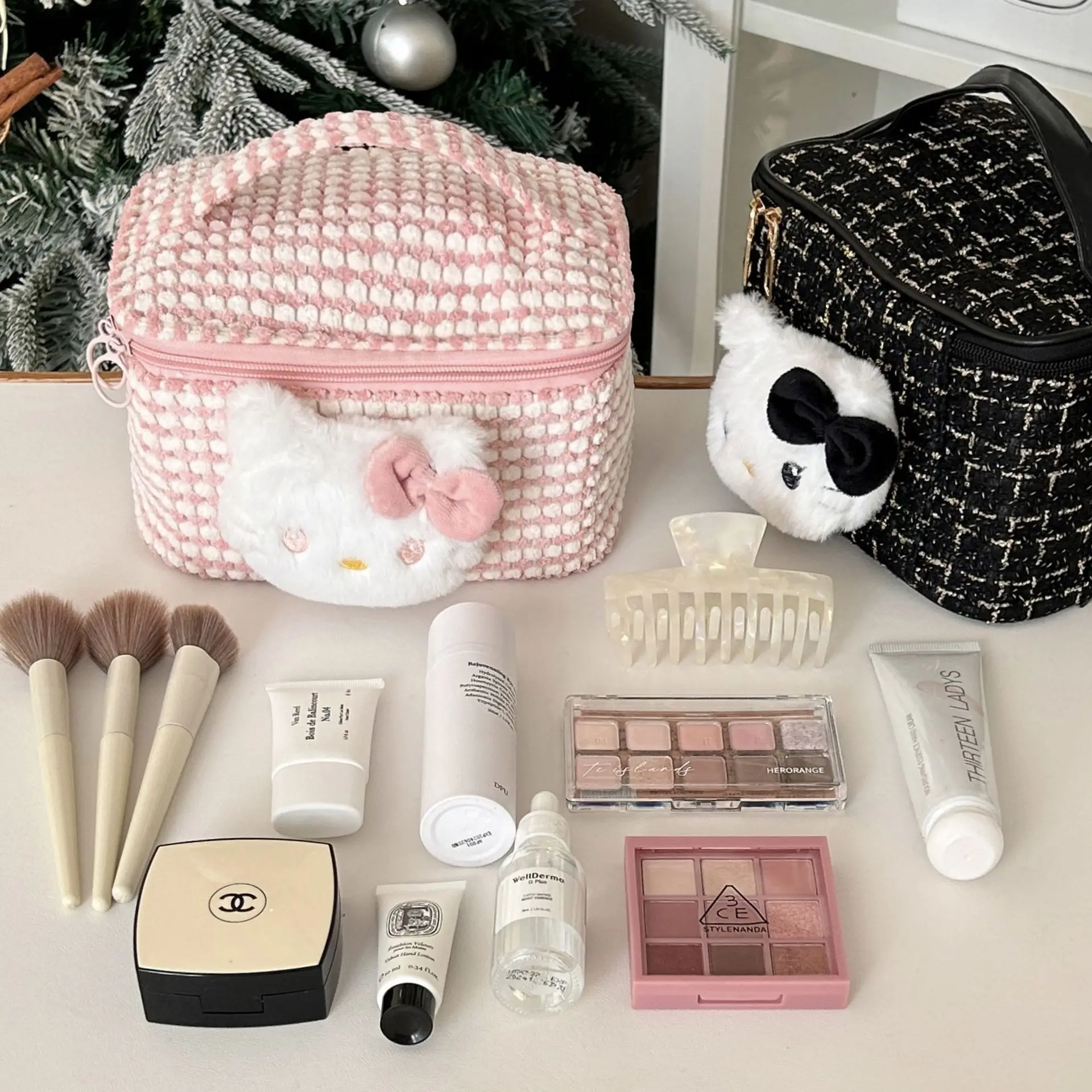 Hello Kitty 2025 New Makeup Ba - Beauty Preservation Makeup Bag บทวิจารณ์และราคา