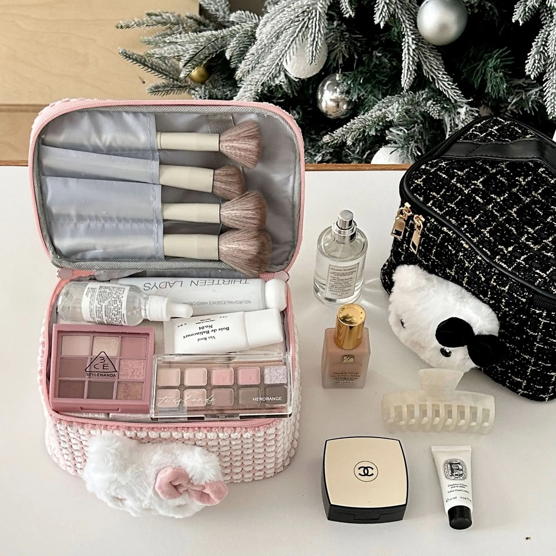 Hello Kitty 2025 New Makeup Ba - Beauty Preservation Makeup Bag บทวิจารณ์และราคา